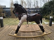 Koń na biegunach brązowy z łatami duży