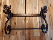 Kuchenny metalowy wieszak na ręczniki papierowe + róża gratis