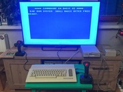 Commodore C64 + napęd 1541-II + 2x joystick + książka + dyskietki