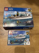 puste pudełko Lego 60221 wraz z instrukcją