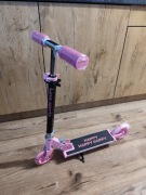 Hulajnoga skrętna, koła LED