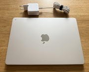 MacBook M3 13.6 (2024) 16/256GB Księżyc. poświata, ideał. Bateria 100%