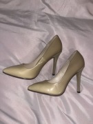 Beżowe szpilki damskie 38