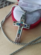 Przepiękny łańcuszek z krzyżem cyrkonie naszyjnik stal kolor srebrny cudo