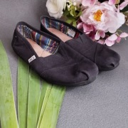 TOMS Classic , Czarne espadryle damskie r. 38 , Wygodne i stylowe
