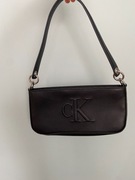 Czarna mała torebka Calvin Klein