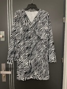 Sukienka modny wzór zwierzęcy zebra hit blog roz.44