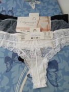 Koronkowe stringi 3-pak