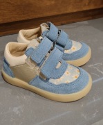 Buty dziecięce mrugała 