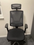 Fotel biurowy ergonomiczny Grospol Futura 4S Plus - prawie nowy