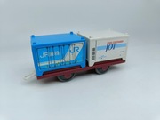 TOMY PLARAIL Tomek i Przyjaciele wagon towarowy PLATFORMA Z KONTENERAMI