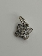 Pandora zawieszka promienny motyl