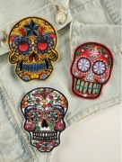 NAKLEJKA NASZYWKA ŁATKA KOLOROWA CZASZKA 1 SZTUKA