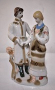 figurka porcelanowa PARA w STROJU LUDOWYM  lata 80  NRD