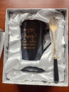 Kubek z przykrywką i lyzeczką