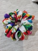 Gumka do włosów typu Scrunchies Kolorowe kwiaty Standard 