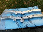 Toyota Verso  pas przedni belka górna