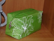 Kosmetyczka w kwiaty - AVON