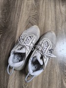 Białe buty Nike 2090