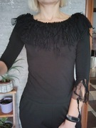 Czarna bluzka dopasowana w stylu gotyckim 38