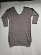 Cienki sweter brązowy dekolt V plecy V długi rękaw złota nitka długi