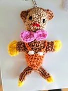 Breloczek miś chudy na szydełku