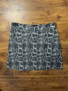 Mini spódnica z imitacji wężowej skóry Mohito rozmiar 42 XL