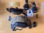 Pakiet multicam Fast spodnie bluza czapki kamizelka nakolanniki słuchawki