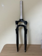 widelec 28" SR Suntour NCX 50 mm, tapered, QR, disc brake