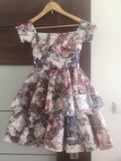 Śliczna rozkloszowana sukienka marki Emo rozmiar XS