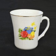 Kubek  motyw świąteczny retro porcelana prl kubeczki 