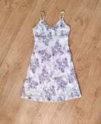 Sukienka na lato lekka błyszcząca z brokatem S/M kwiaty biała fioletowa