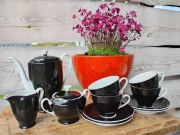 Porcelana Ćmielów.. Czarna klasyczna, lata 60.