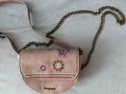 Używana Torebka Desigual w Kształcie Półksiężyca