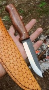 Bushcraft Leszy Nóż Ręcznie Robiony 50HF Mahoń