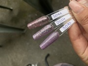 Zestaw lakierów hybrydowych do paznokci.