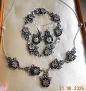 Stary komplet biżuterii z cyrkonią (naszyjnik, bransoletka i kolczyki)