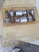 Śruby zabezpieczające do kół koła 