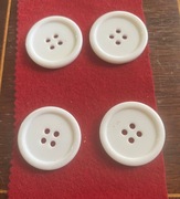 GUZIKI ozdobne,plastik,cztery dziurki, średnica 38mm,sztuk 4 -stan idealny