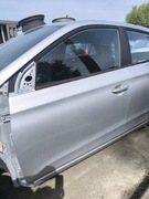 Hyundai i20 drzwi lewy przód kolor RYS