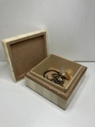 szkatulka na bizuterie okuta koscią, misterna robota handmade mozaika