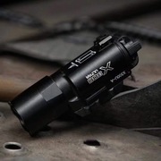 LATARKA NA PISTOLET WADSN X300 ULTRA 600 LUMENÓW + 2x AKU + ŁADOWARKA 