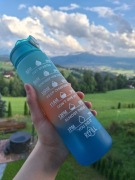 Bidon 750 ml z rurką – nowoczesny, wygodny i stylowy!