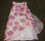 Sukienka w różyczki - rozm. 134