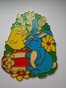 Ozdoba okienna, witaż, witrażyk wielkanocny - Zając i kurczak wśród kwiatów