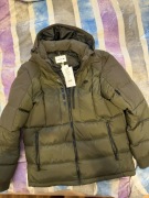 Pikowany płaszcz//kurtka męski z kapturem w kolorze zielonym Lacoste roz.L