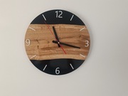 Zegar z żywicą epoksydową