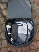 Sprzedam ladowarke Mercedes Benz 230v (16a) z etui. 