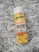 Garnier Vitamin C Brightening Liquid Care esencja rozświetlająca