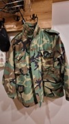 Kurtka polowa M65 (Field Jacket) w kamuflażu  Woodland